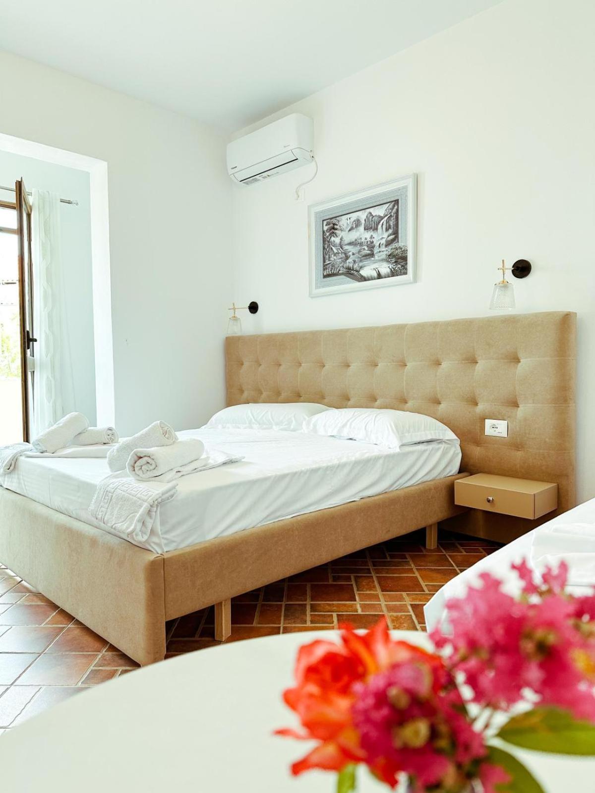 Vizion Hotel Shkodër Extérieur photo