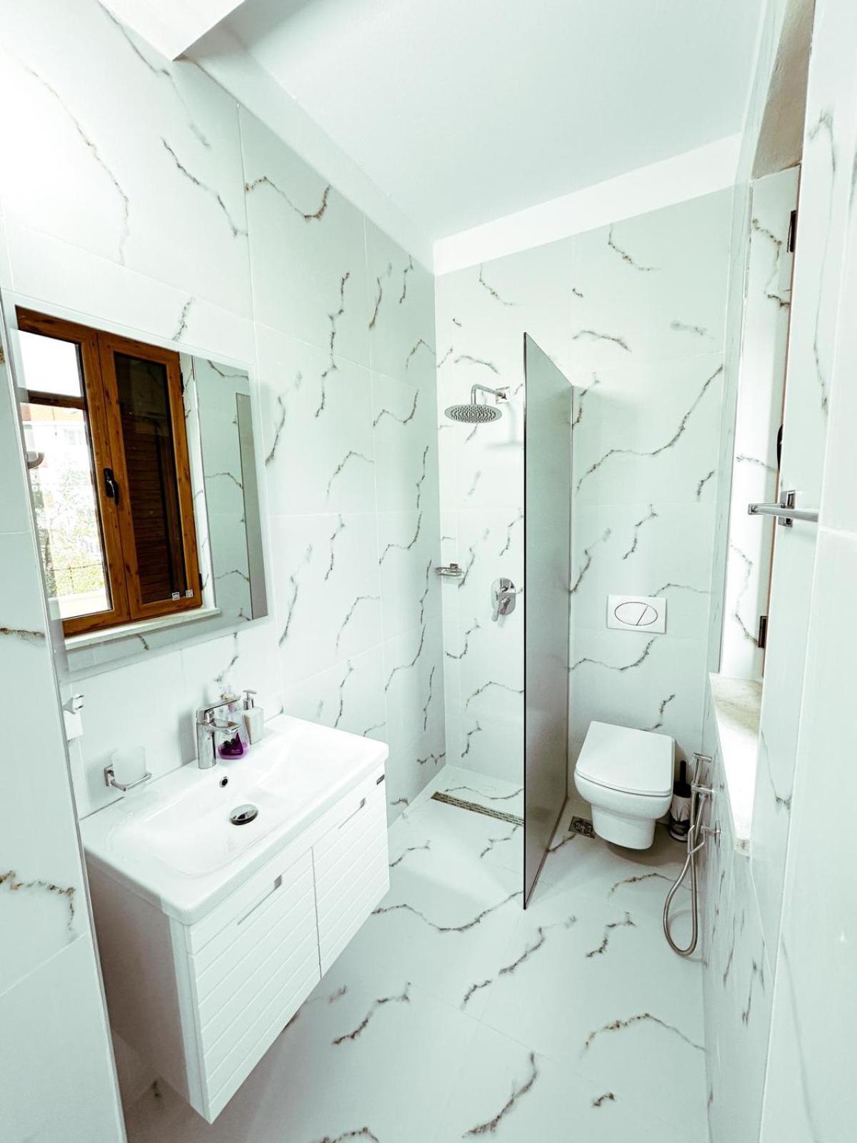 Vizion Hotel Shkodër Extérieur photo