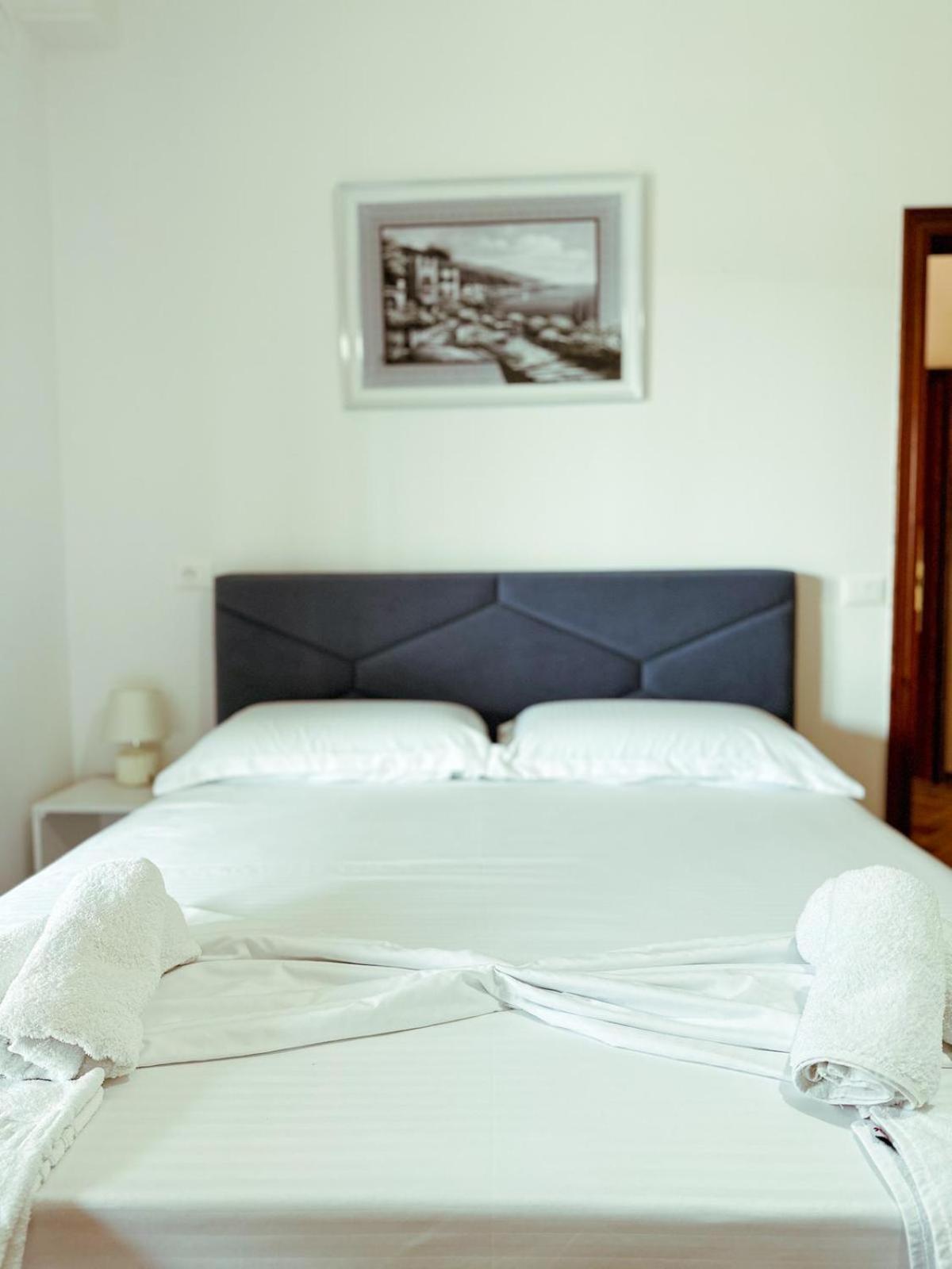 Vizion Hotel Shkodër Extérieur photo