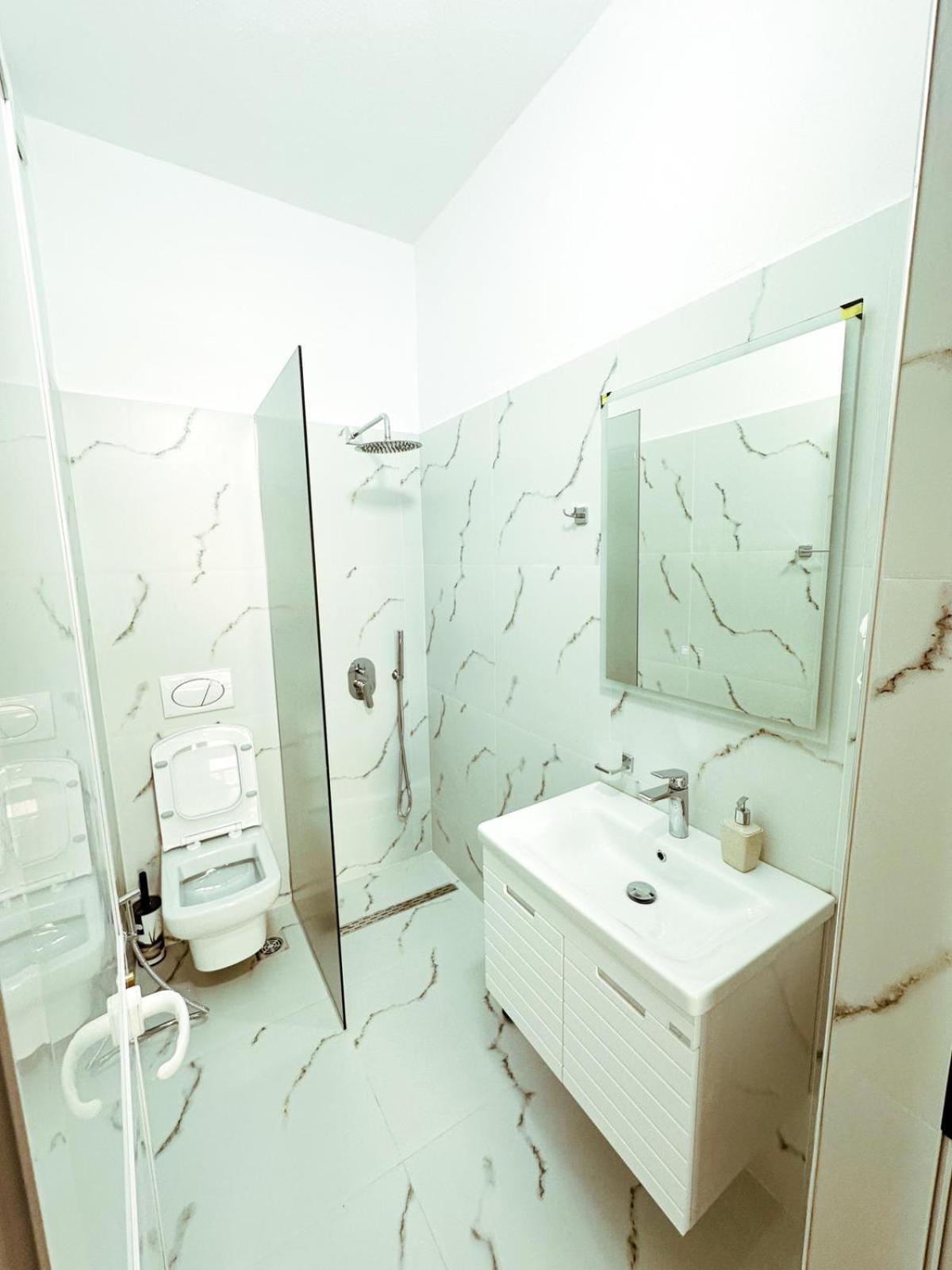 Vizion Hotel Shkodër Extérieur photo