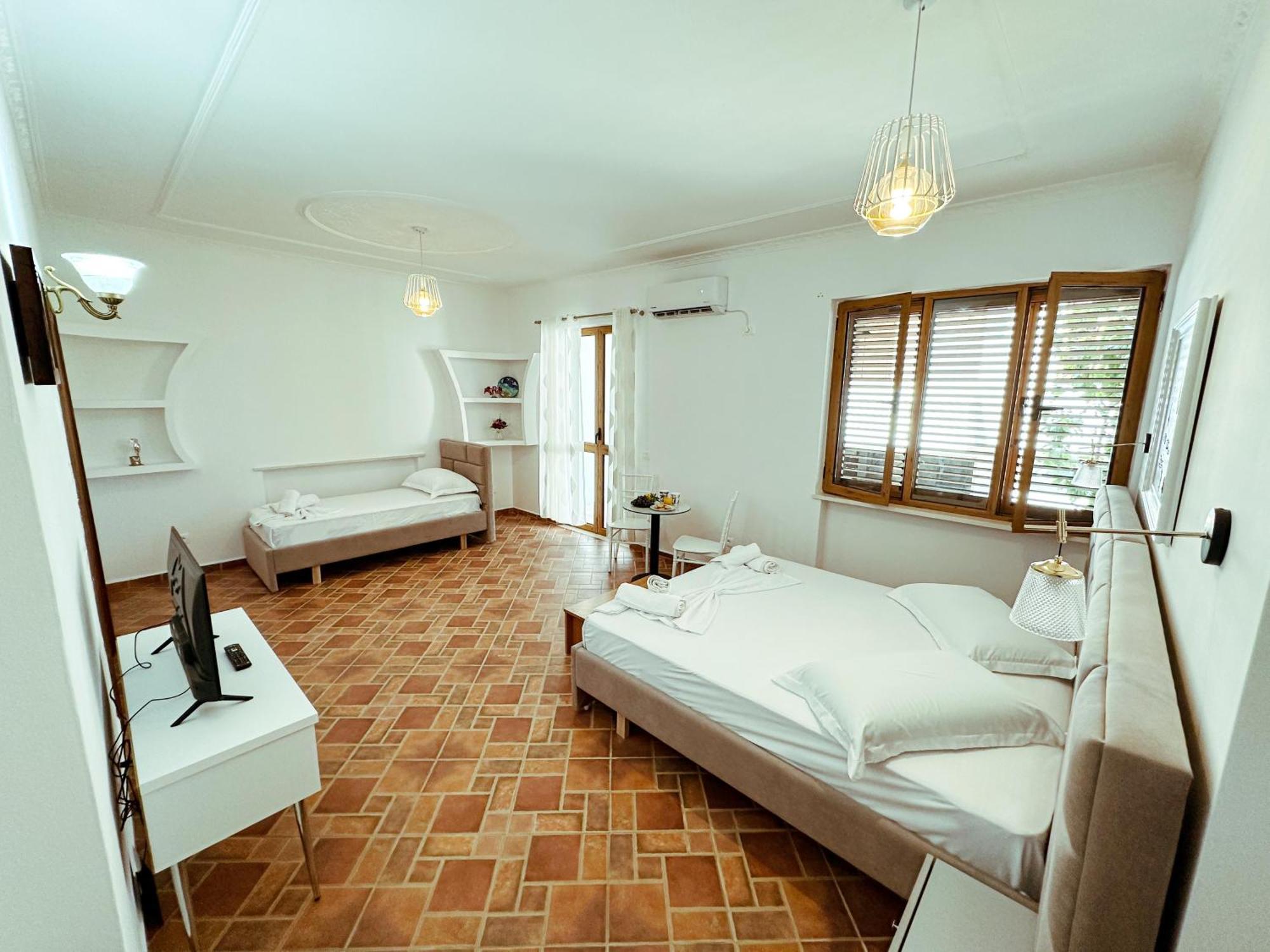 Vizion Hotel Shkodër Extérieur photo