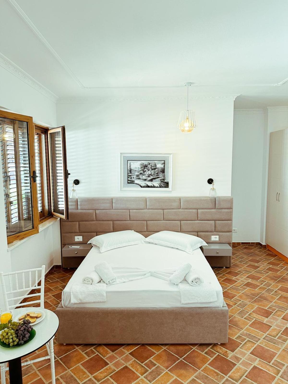 Vizion Hotel Shkodër Extérieur photo