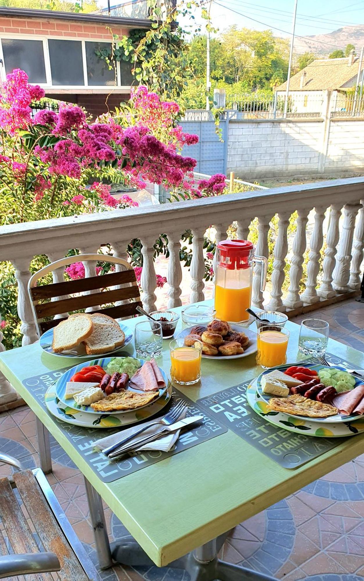 Vizion Hotel Shkodër Extérieur photo
